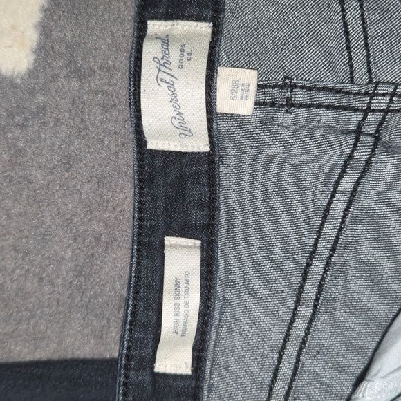 High Rise Skinny Jeans - Picture 3 of 5